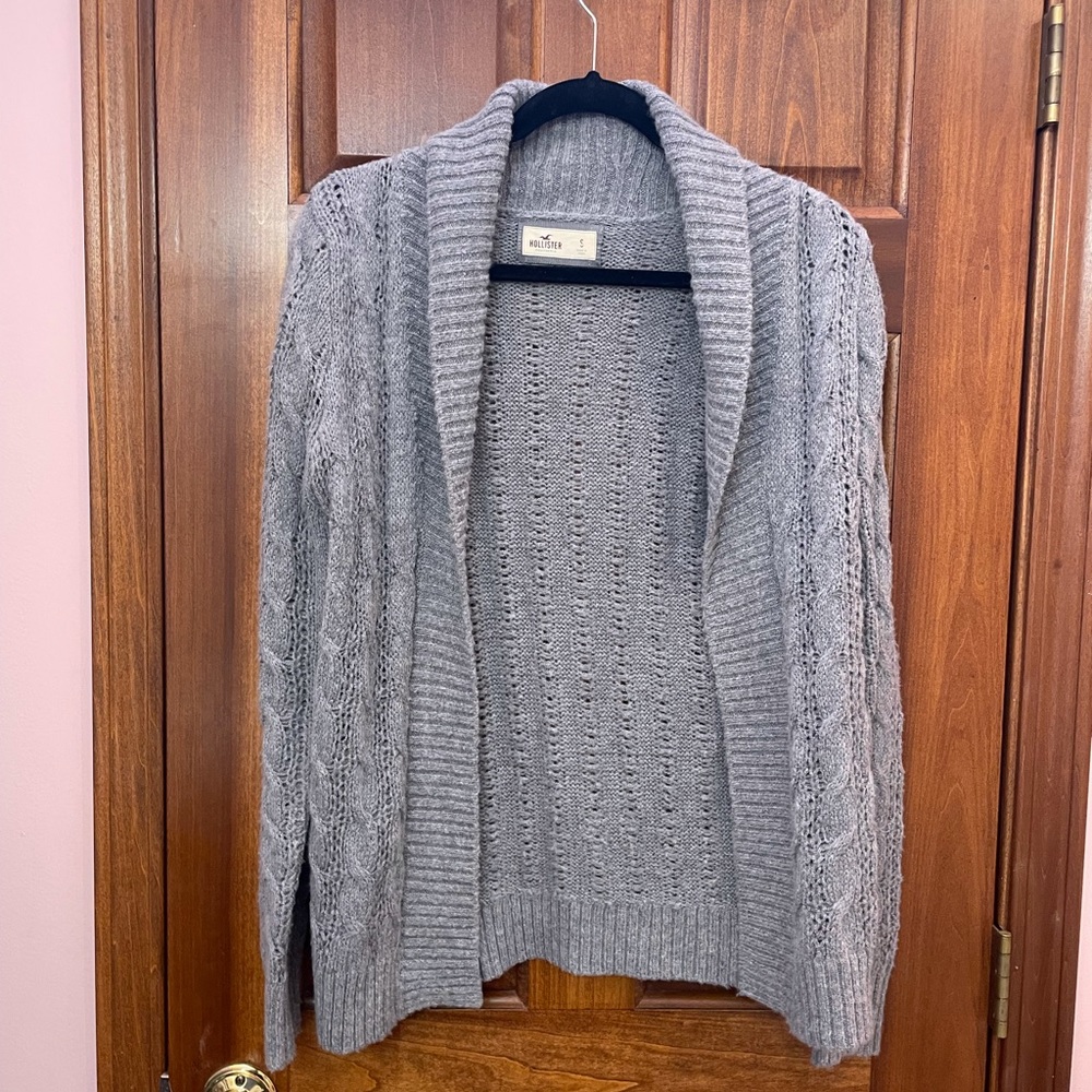 Hollister woman’s gray sweater size S